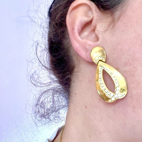 Avon Vintage Women’s Gold/Rhinestones Earrings & Bracelet Combo - Picture 6 of 7